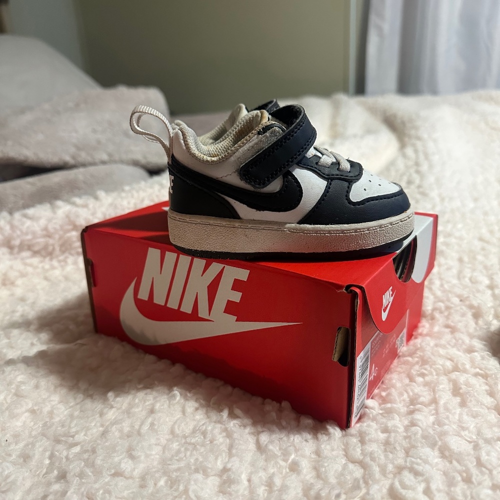 Black Nike’s Size 4c